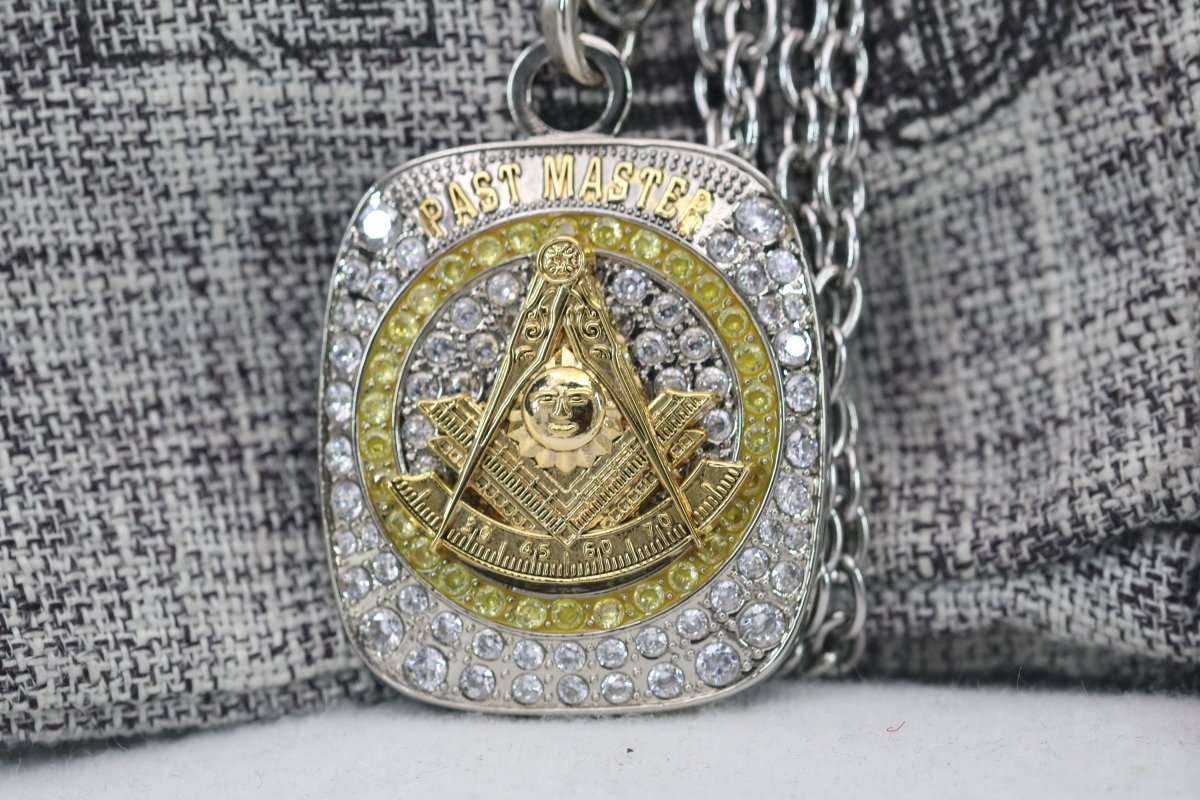 Masons Past Masters Pendant Necklace - Big Boy Series, Golden Compass - fratrings