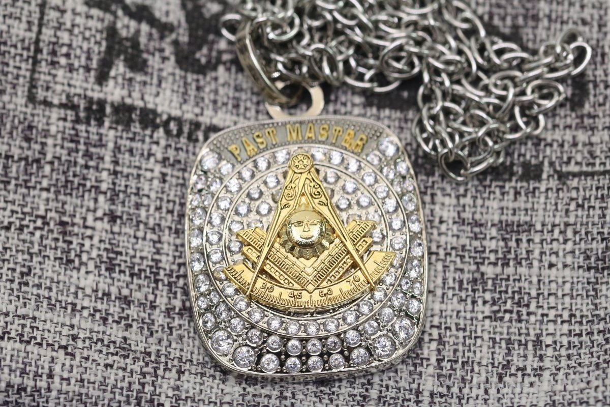 Masons Past Masters Pendant Necklace - Big Boy Series, Golden Compass - fratrings