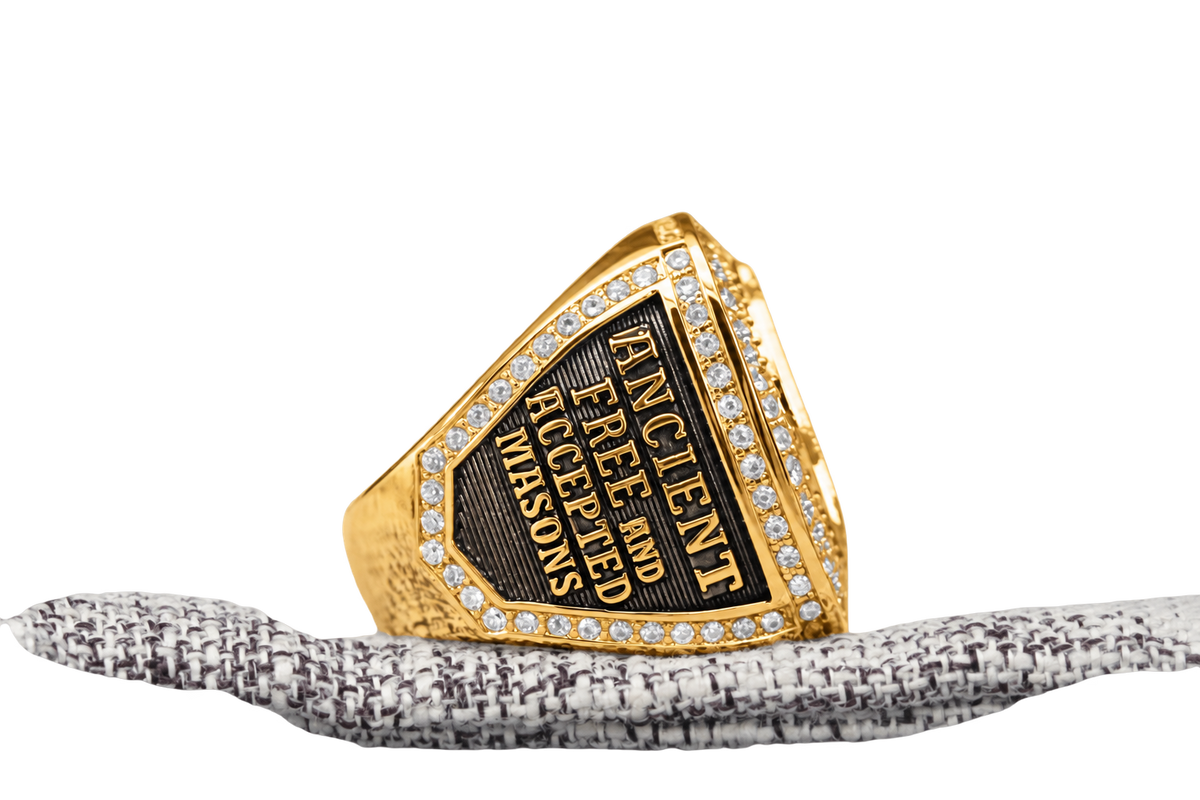 Gold-plated Blue Lodge ring — Ancient Free and Accepted Masons side view