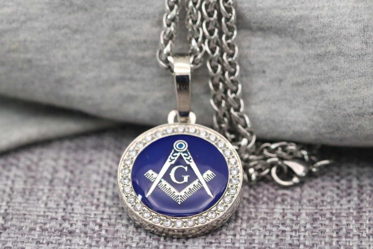 Freemasonry Masons Pendant Necklace - Classic Man, Silver - fratrings