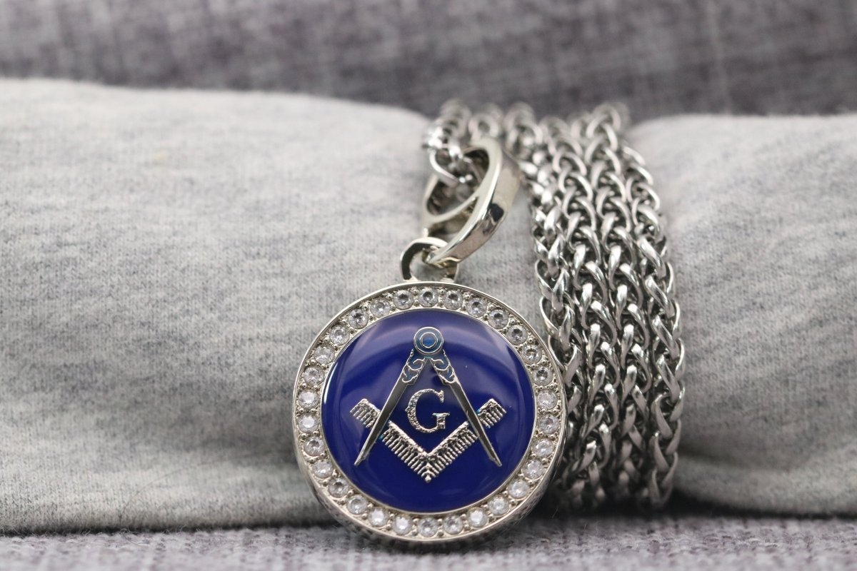 Freemasonry Masons Pendant Necklace - Classic Man, Silver - fratrings